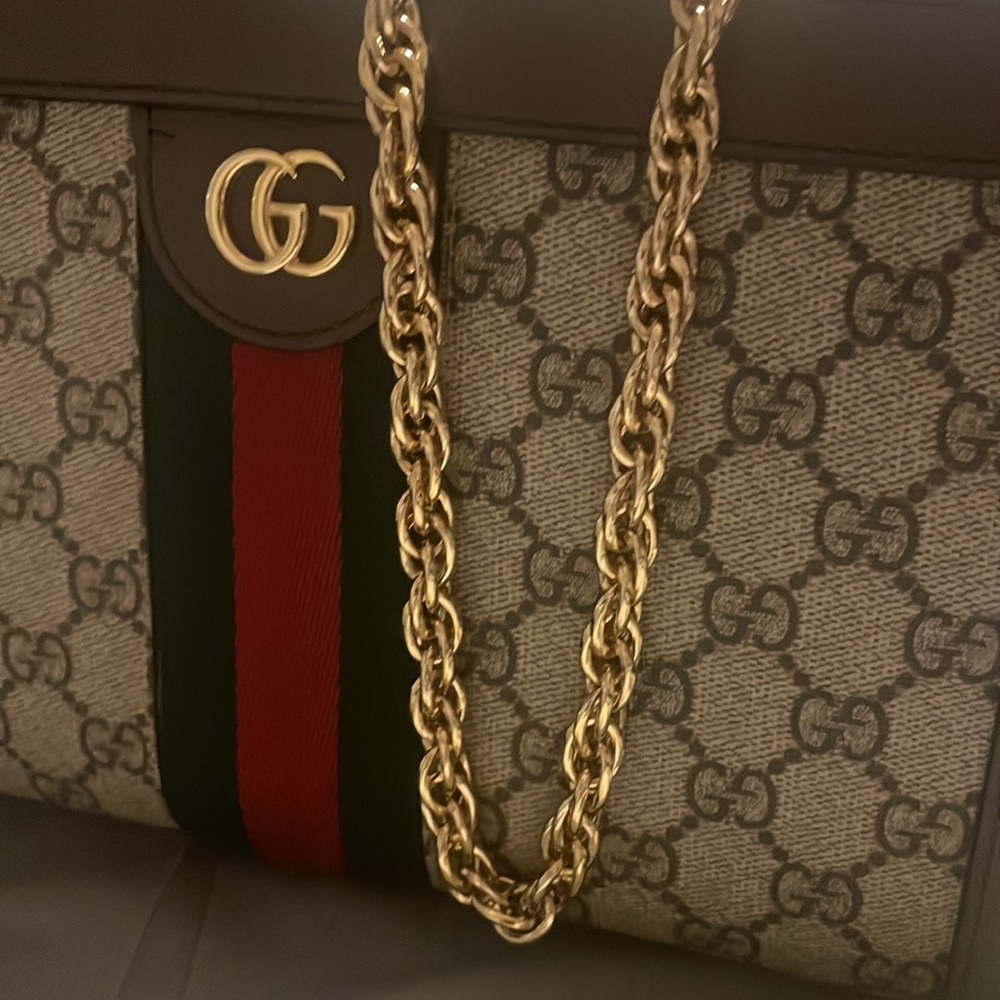 Gucci crossbody gold chain new never worn!!!
